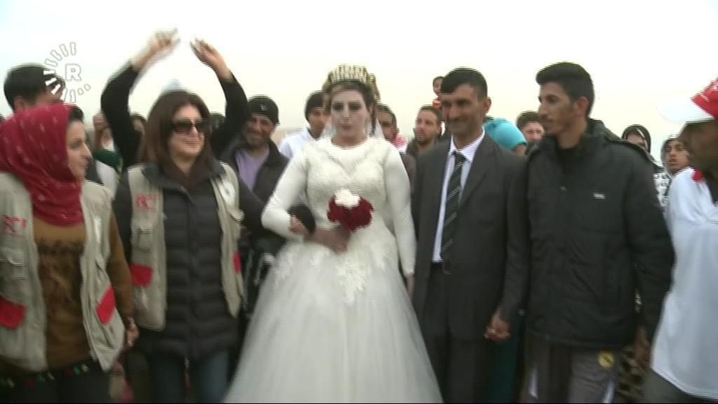 La insólita boda en un campo de desplazados iraquí