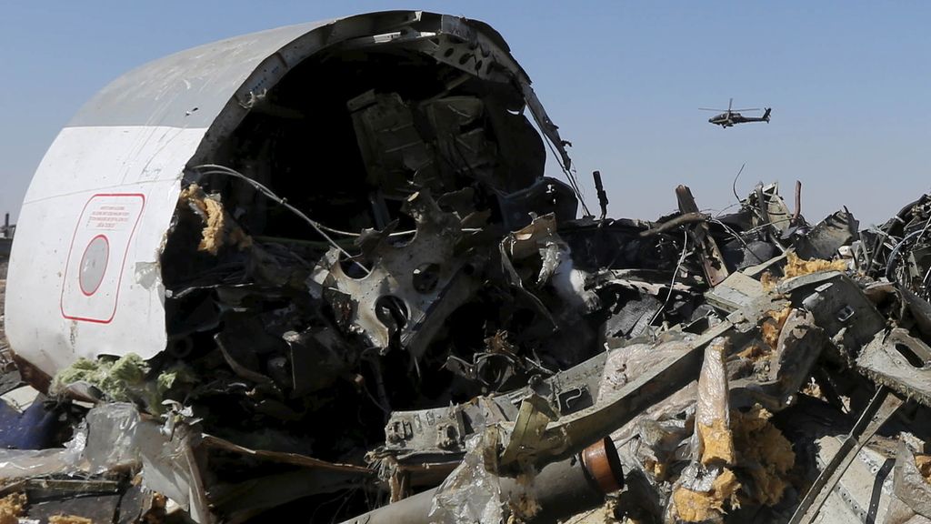 La compañía del avión siniestrado en Egipto cree que la nave recibió un impacto