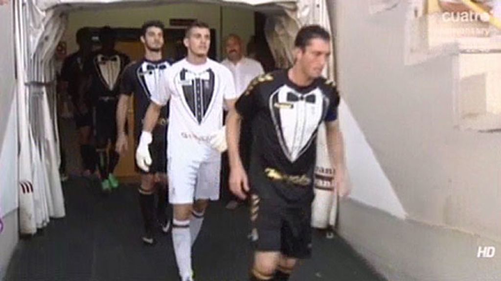 La Cultural Leonesa se pone el esmoquin en verano para anotar 'Un gol por la minería'