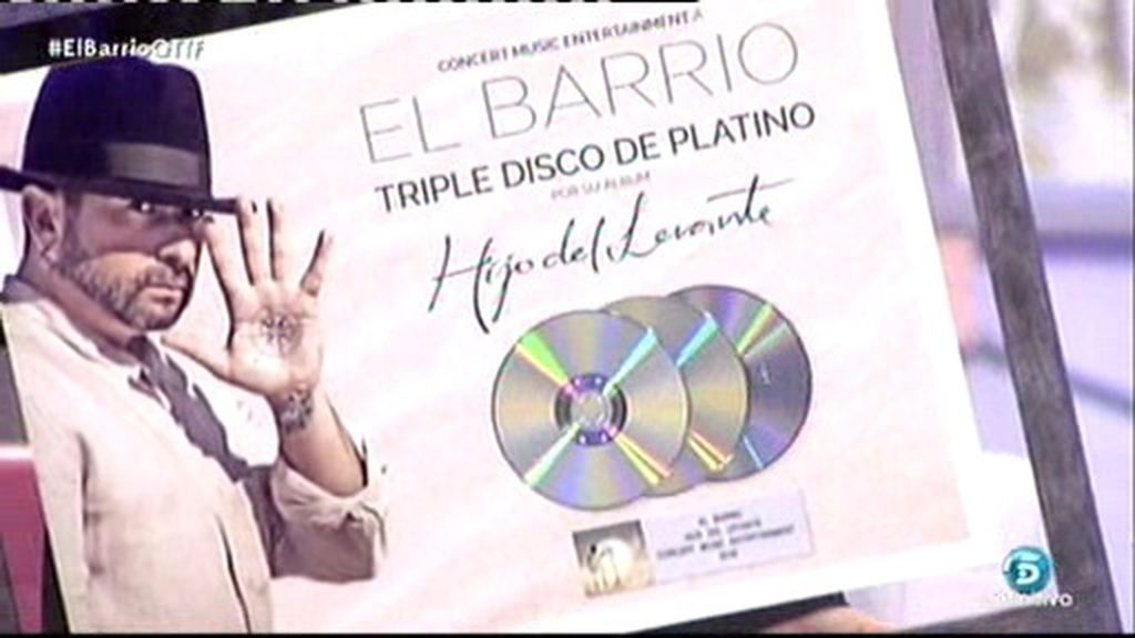 ¡QTTF! entrega el triple disco de platino a ‘El Barrio’