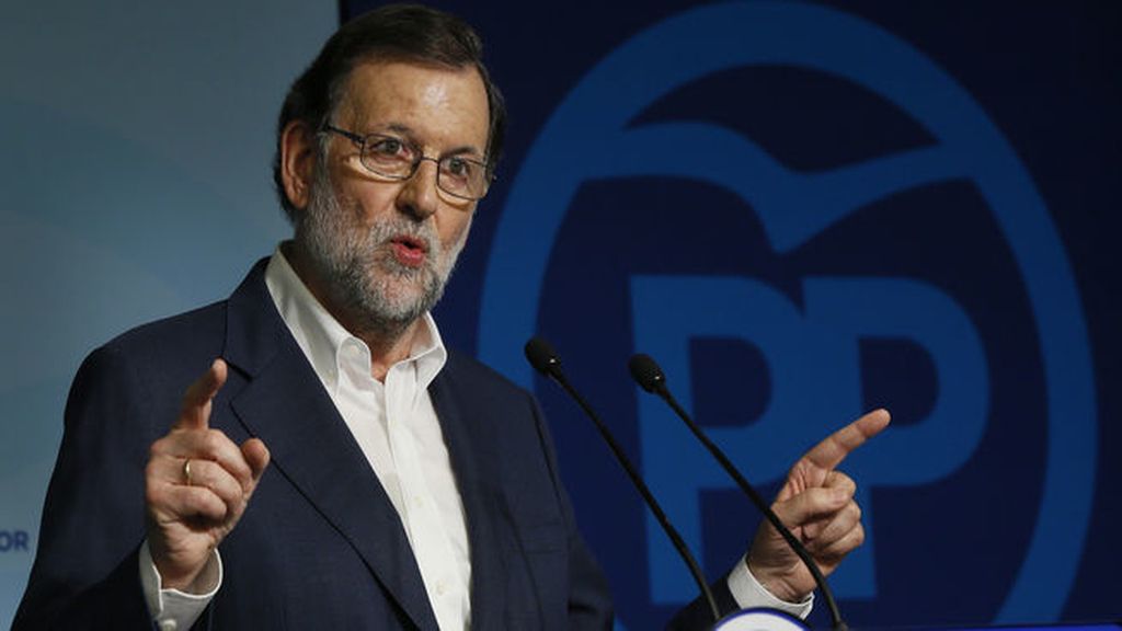 Rajoy hablará con Sánchez antes de ponerle fecha a la investidura