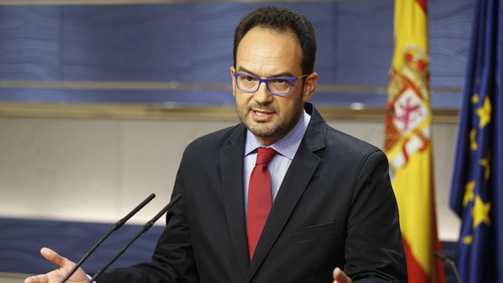 El PSOE exige a Rajoy que se presente a la investidura
