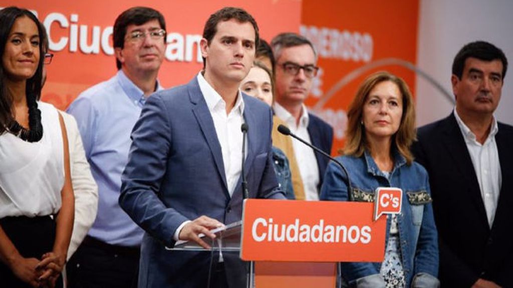 Ciudadanos decide abstenerse para dejar gobernar a Rajoy