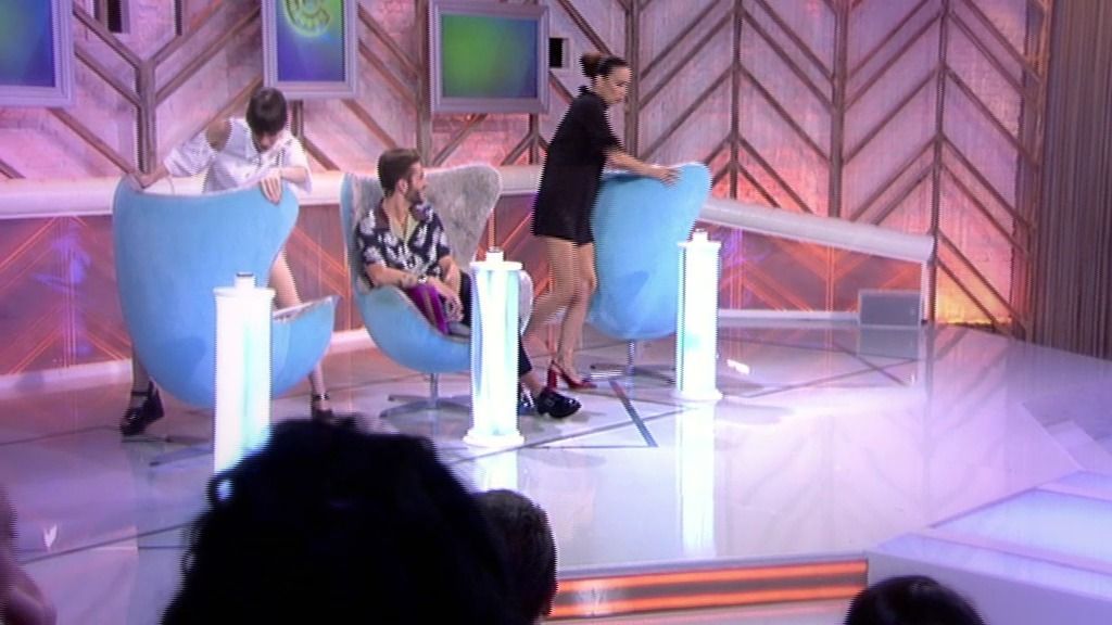 Un aspirante enfrenta a nuestros estilistas porque solo quiere ser elegido por Pelayo