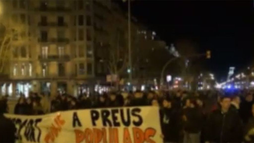 Las protestas por el precio del transporte público en Barcelona acaban en incidentes