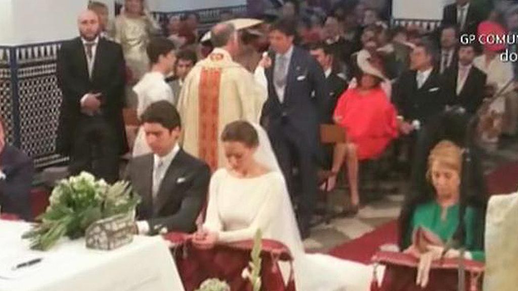 La primera imagen de Eva González y Cayetano Rivera en el altar