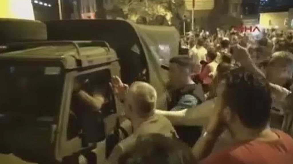 La muchedumbre que paró el golpe de Estado en Turquía