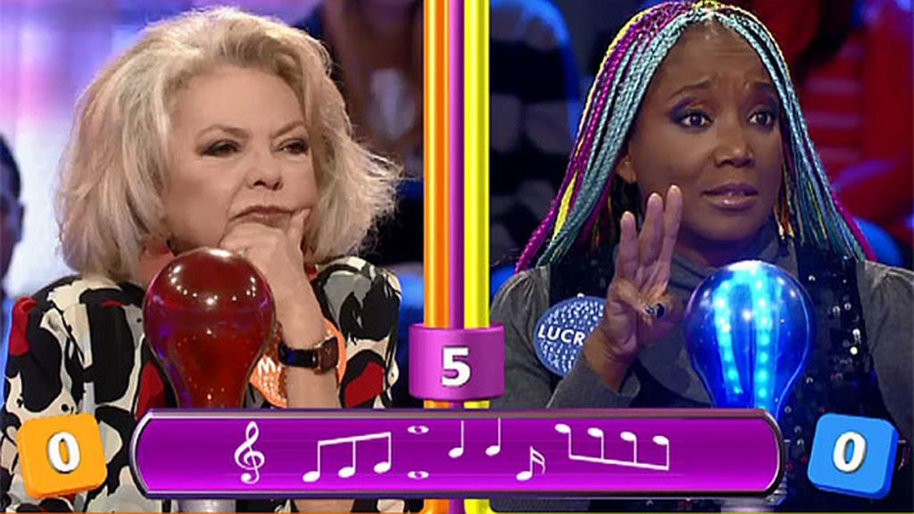 Pitbull saca a bailar a Lucrecia