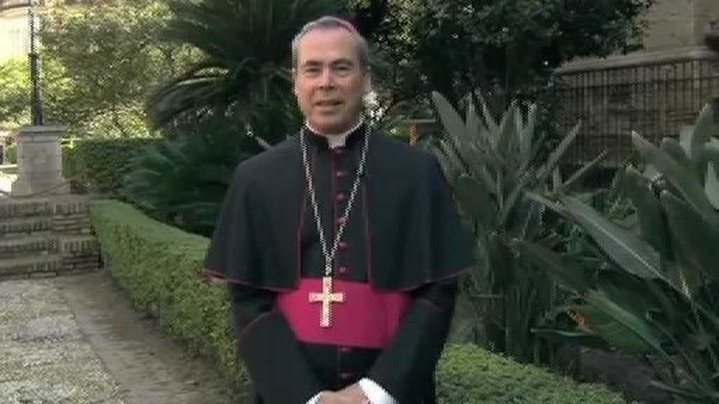 El obispo de Málaga compara el matrimonio gay con el de entre un perro y un hombre