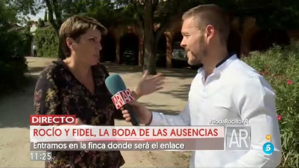 Rocío y Fidel han advertido al hotel que los empleados no pueden utilizar móviles