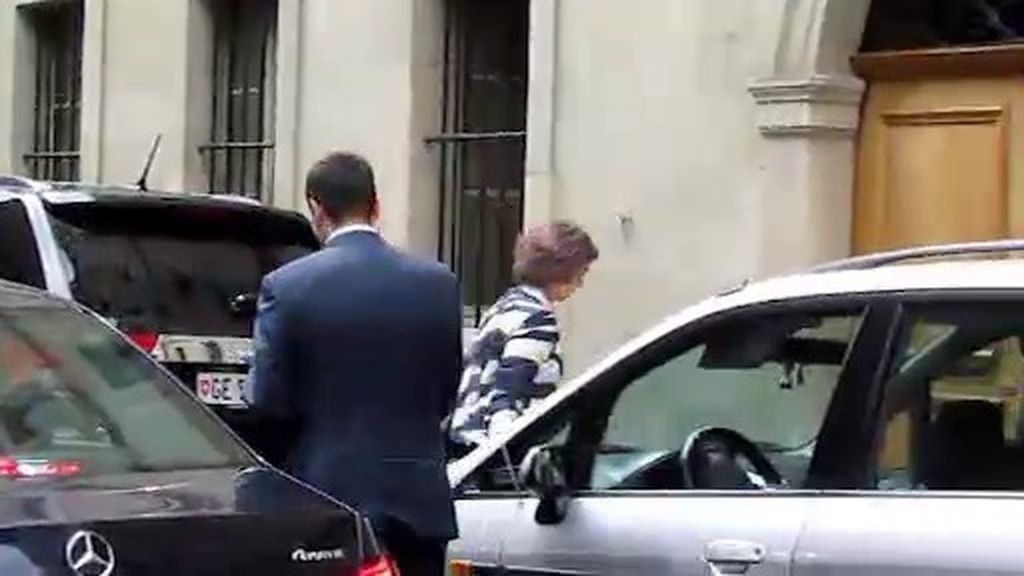 Doña Sofía visita a la infanta Cristina a escasa horas de ser imputada