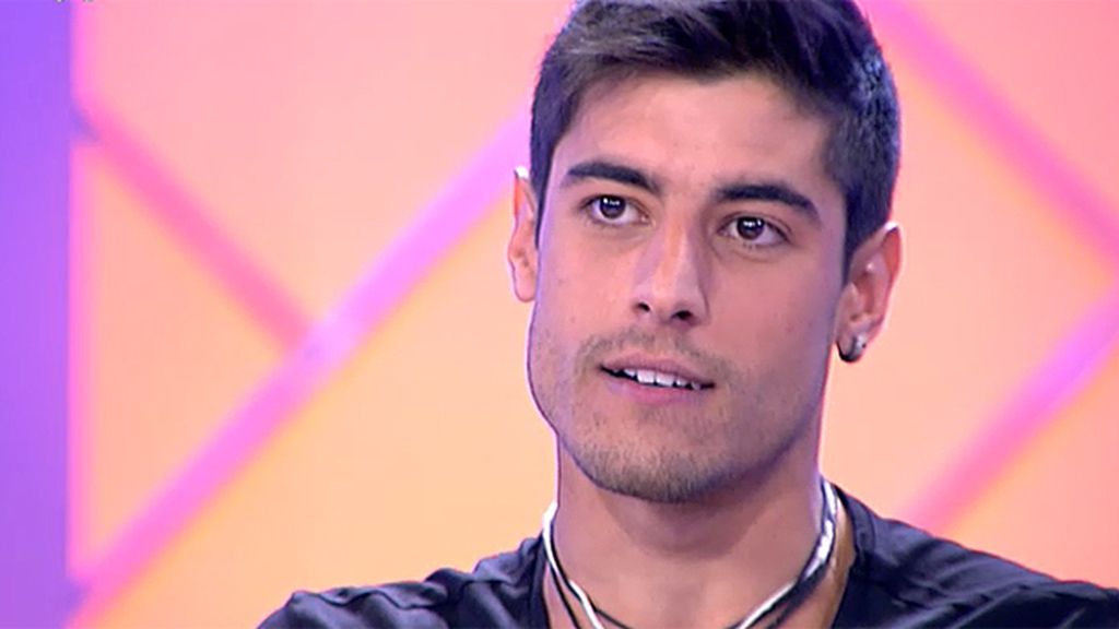 David hace tres horas de deporte al día David hace tres horas de deporte al día