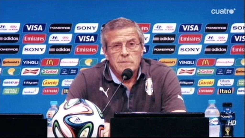 Tabárez carga contra la FIFA: "Uruguay está herida, pero con mucha rebeldía"