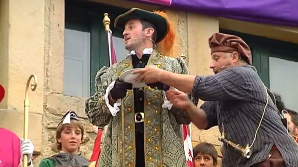 Tazones, en Asturias, recrea la llegada de Carlos V a tierra española