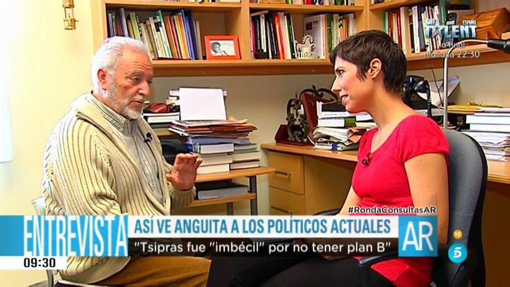 Anguita: "Se puede ser rojo pero no se puede ir por delante con la hoz y el martillo"