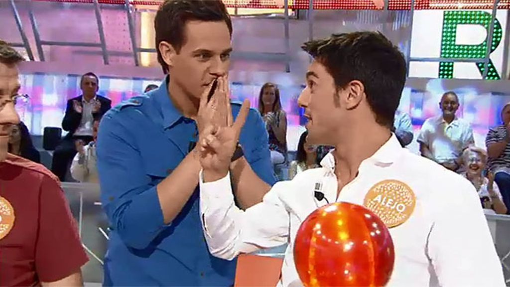 Alejo Sauras, a Christian: "He cantado porque me has mirado con unos ojitos..."