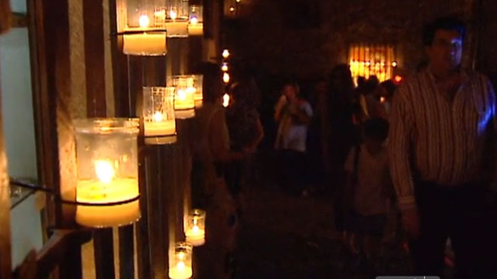 Pedraza, la magia de una villa iluminada únicamente a la luz de las velas