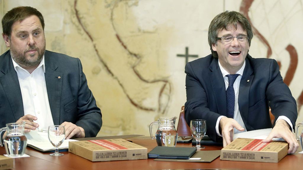 Los políticos catalanes piden la dimisión de Fernández Díaz