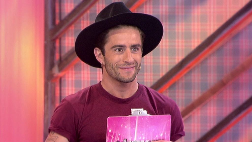 Críticas vecinales, buena imagen ante el espejo y el pelo de Pelayo, en 'Cámbiame'