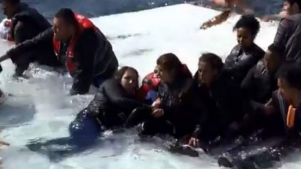 Naufraga una embarcación con 200 inmigrantes frente a las costas de Grecia