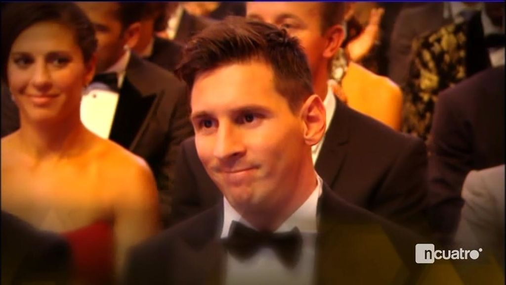 La emoción de Messi al recoger su quinto 'Balón de Oro': emoción, besos y recuerdos