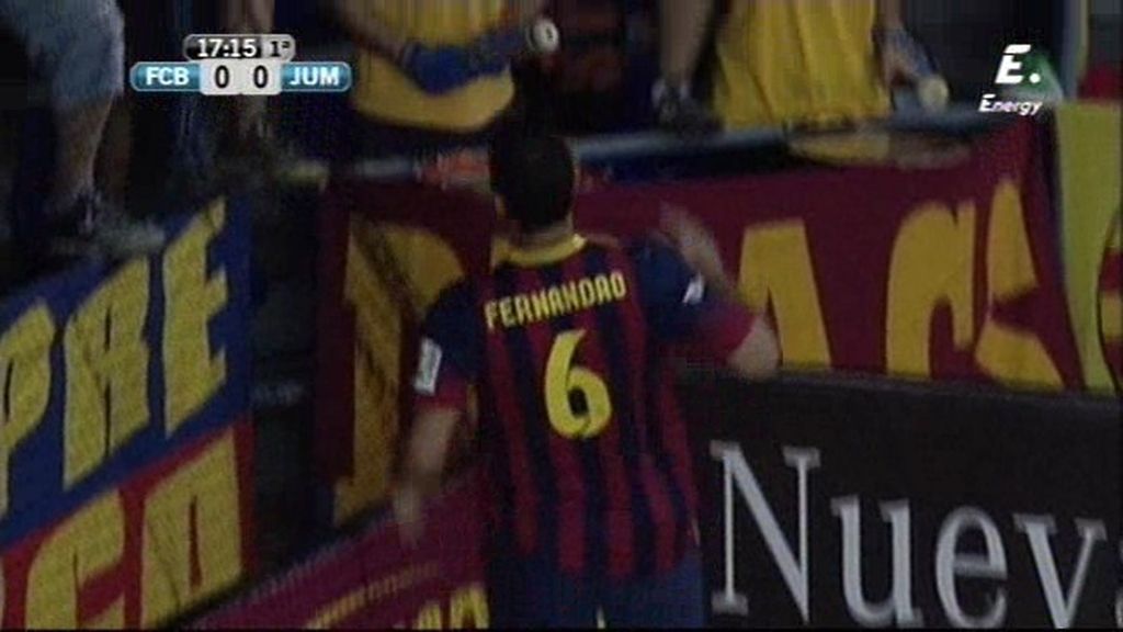 Fernandao la pierde, la recupera y golea para adelantar al Barça