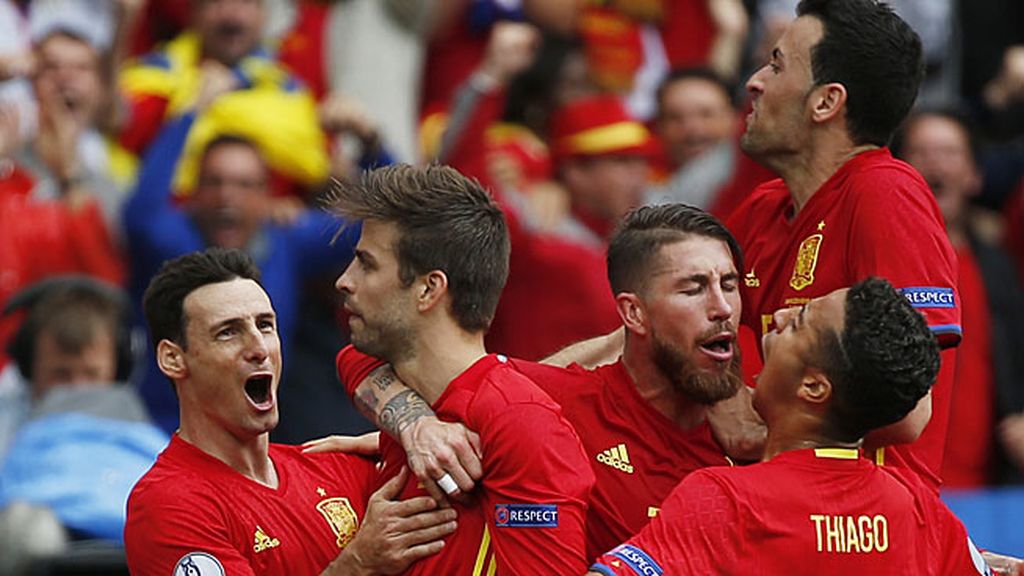 Espana-Chequia, íntegro y a la carta