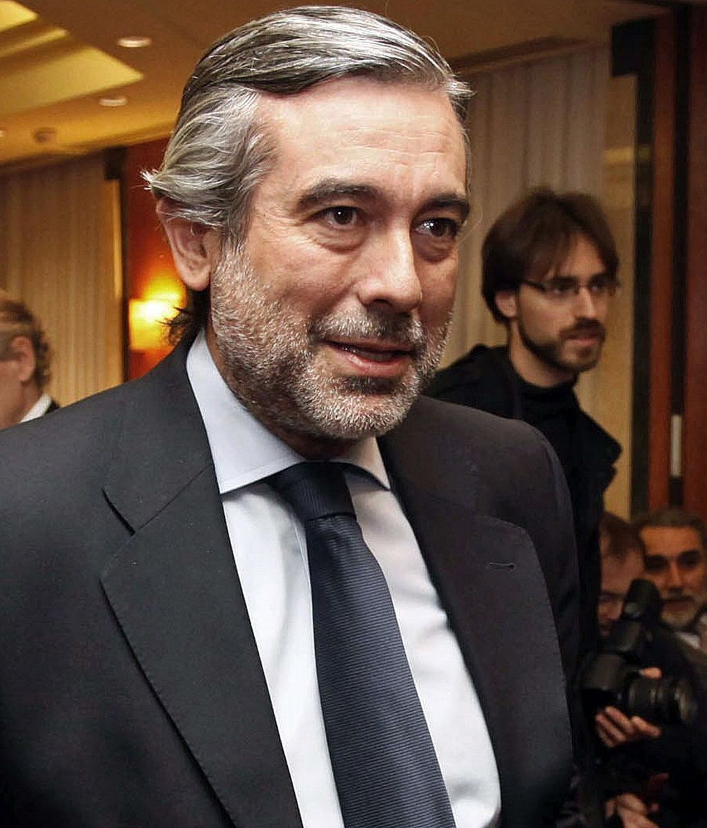 Enrique López presenta su dimisión como magistrado del Constitucional