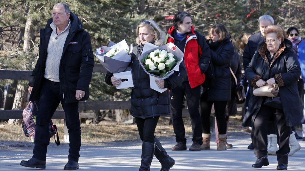 Familiares y amigos recuerdan a las víctimas del accidente de Germanwings