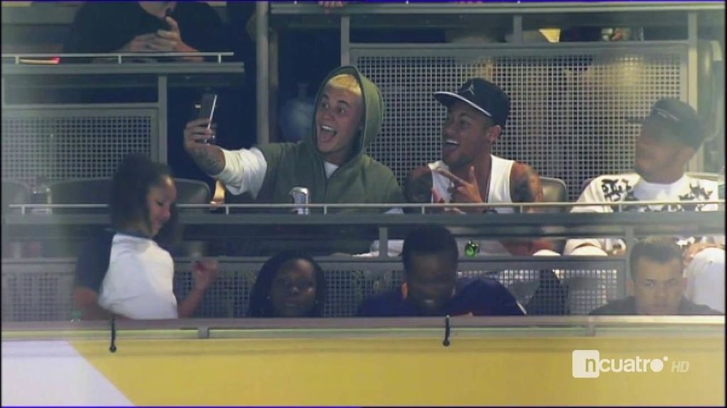 Neymar se relaja junto a Justin Bieber antes de disputar la Copa América
