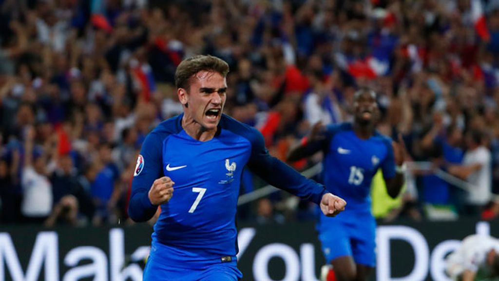 ¡Gol de Griezmann! Remate de cabeza que pone por delante a Francia (1-0)