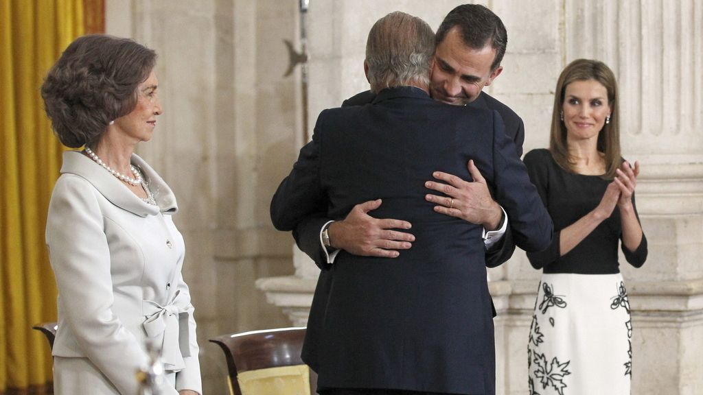 El Gobierno defiende el aforamiento exprés de don Juan Carlos y doña Sofía