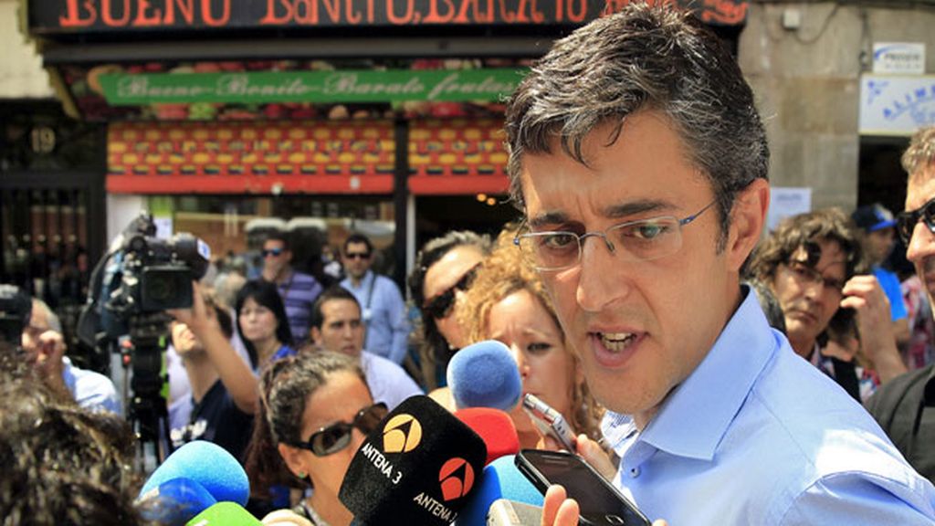 Los cuatro aspirantes a liderar el PSOE buscan avales