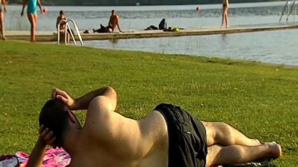 Casi la mitad de los españoles prefieren no hacer nada durante sus vacaciones