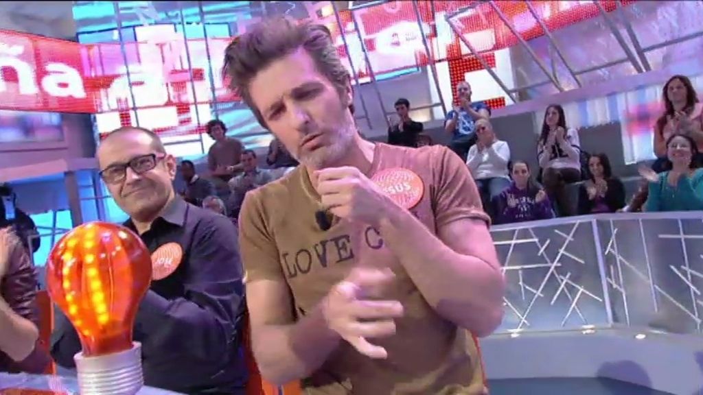 Jesús Olmedo, poseído por Julio Iglesias