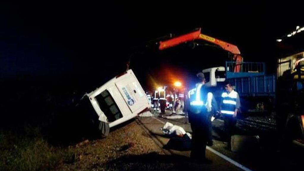 Cinco menores entre 13 y 15 años fallecen en un accidente de autobús en Badajoz