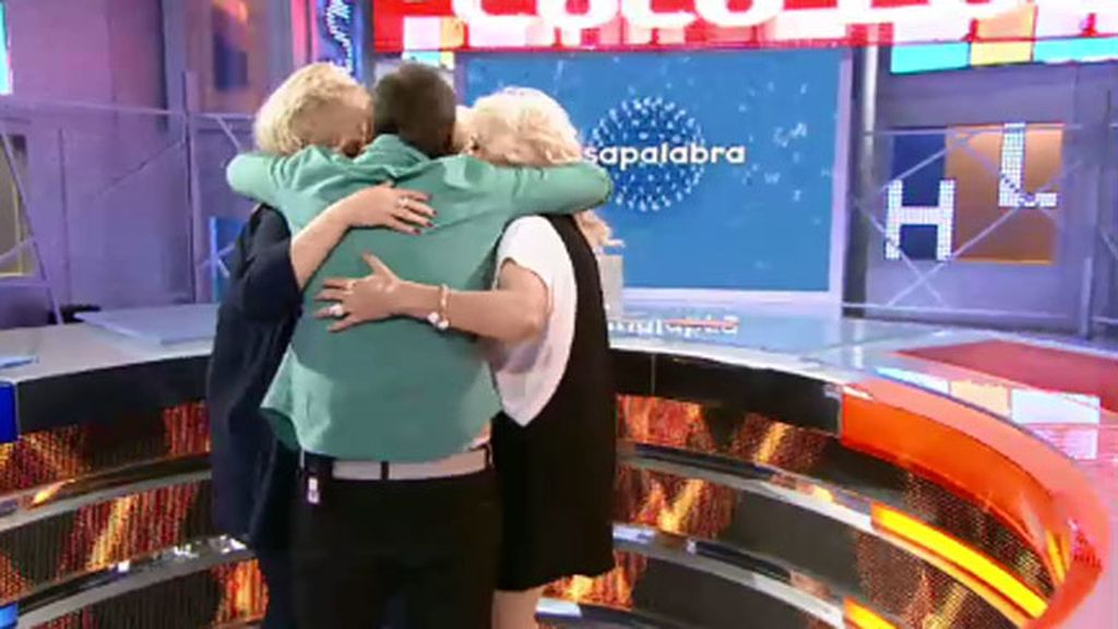 King Africa reta a Christian a que bese a las Supremas de Móstoles a la vez