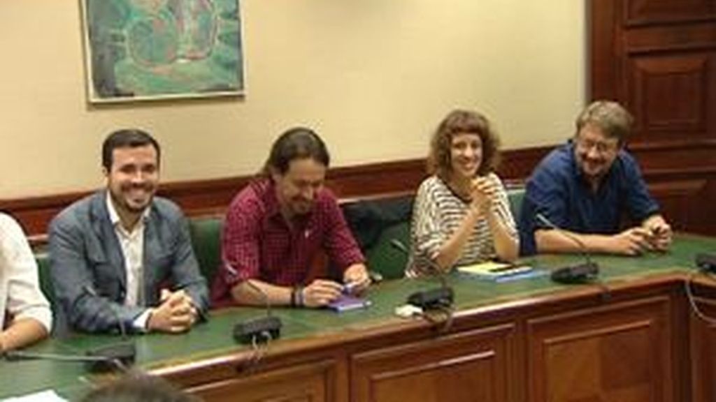 Iglesias advierte que "tomará nota" de los barones que apoyen la abstención de Rajoy