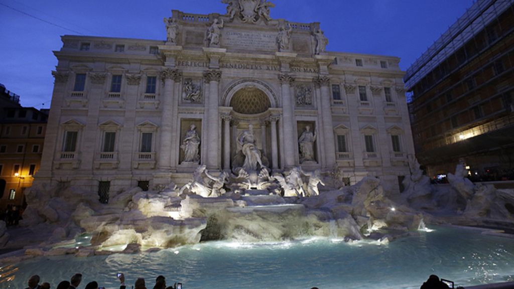 La Fontana di Trevi recupera el esplendor de 'La Dolce Vita'