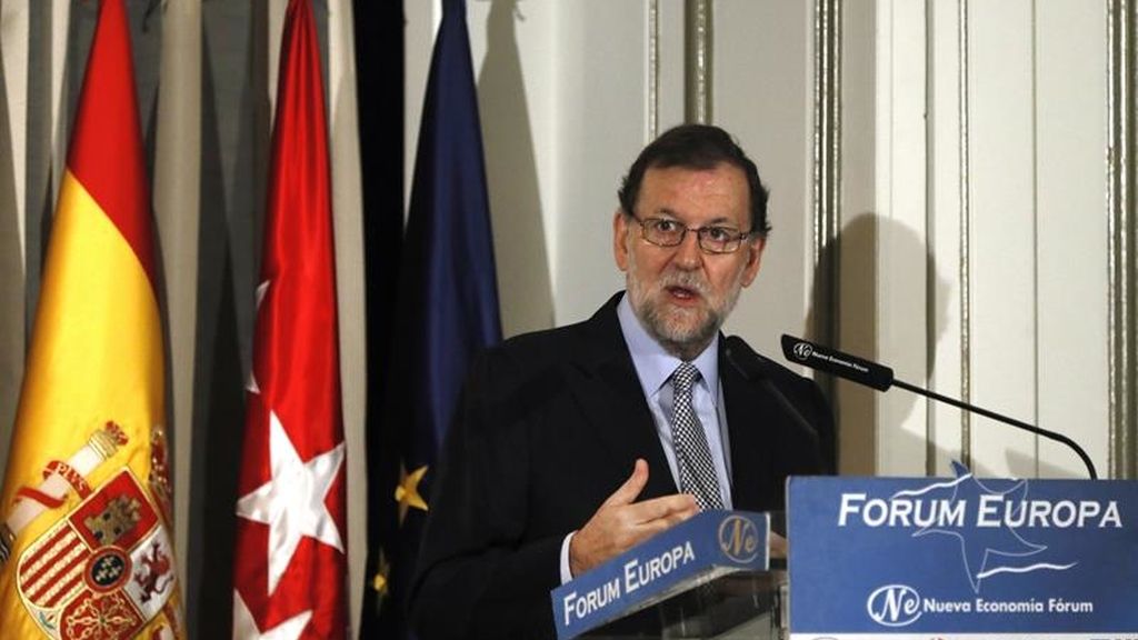 Rajoy ve "muy razonable" la abstención y apela a la "voluntad política"