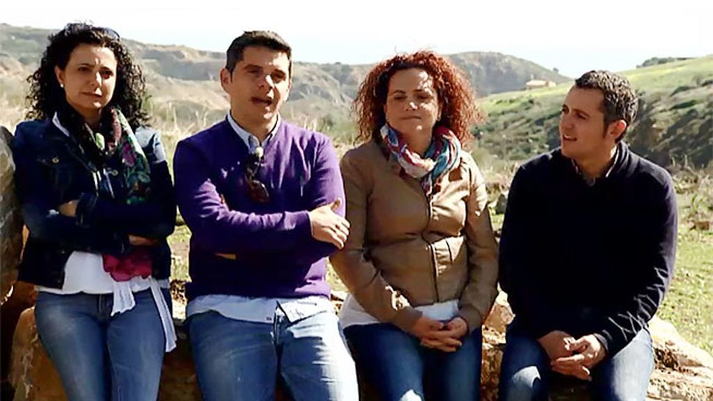 Sebastián, José, Ana y Paqui quieren montar un circuito de motocross en su pueblo