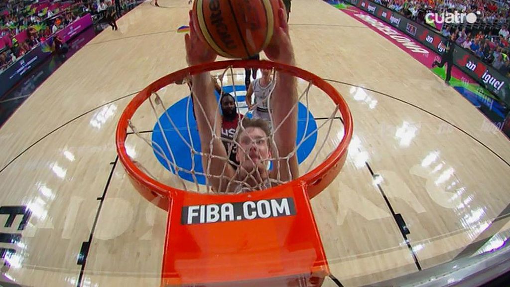 Zoran Dragic machaca la canasta america y Gay contesta con un triplazo