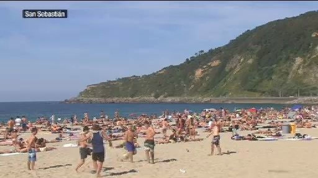 Disputa en una playa en San Sebastián entre bañistas y surferos