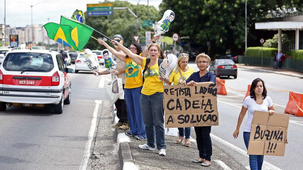 Lula da Silva sale en libertad tras ser interrogado por el 'caso Petrobras