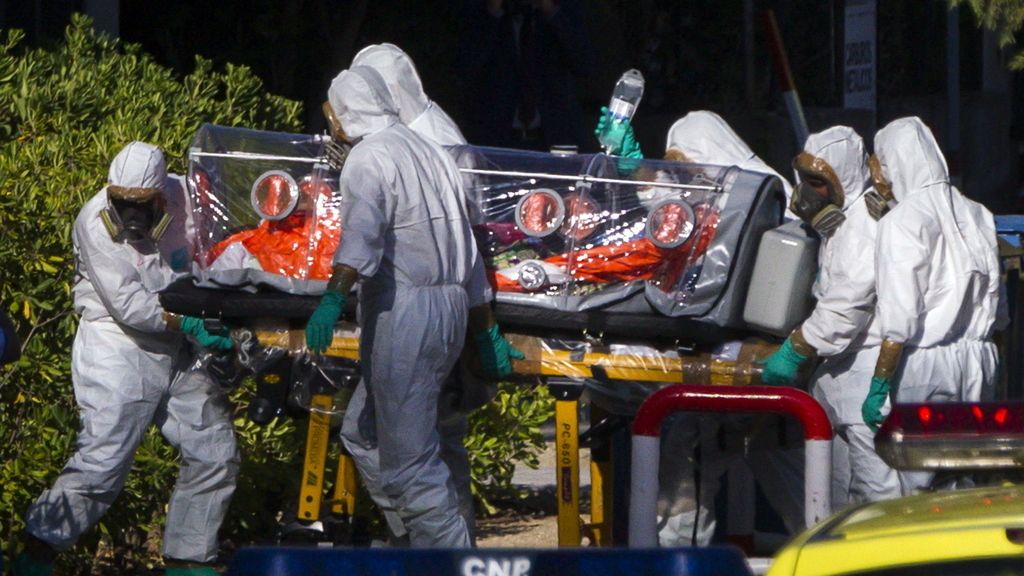 Llega a España el sacerdote infectado por ébola en Liberia