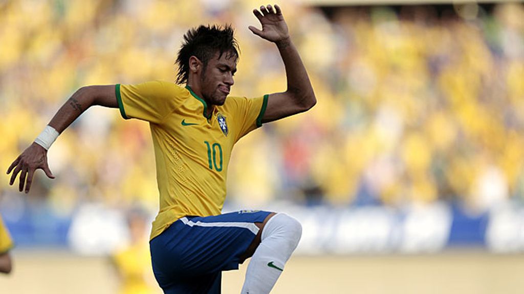 Neymar quita las telarañas de la portería de Panamá con un golazo por la escuadra