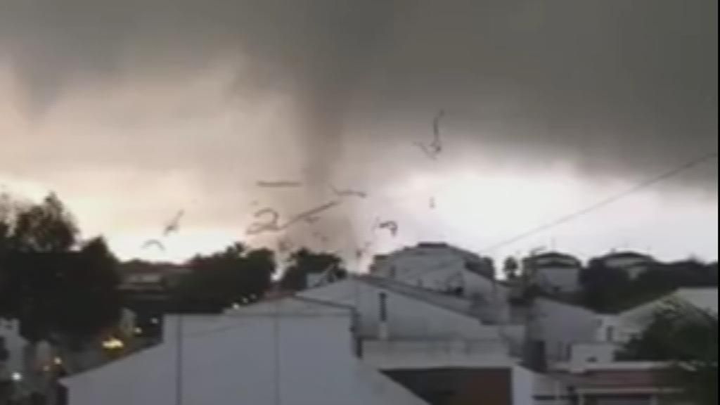 Un tornado atraviesa Palos de la Frontera