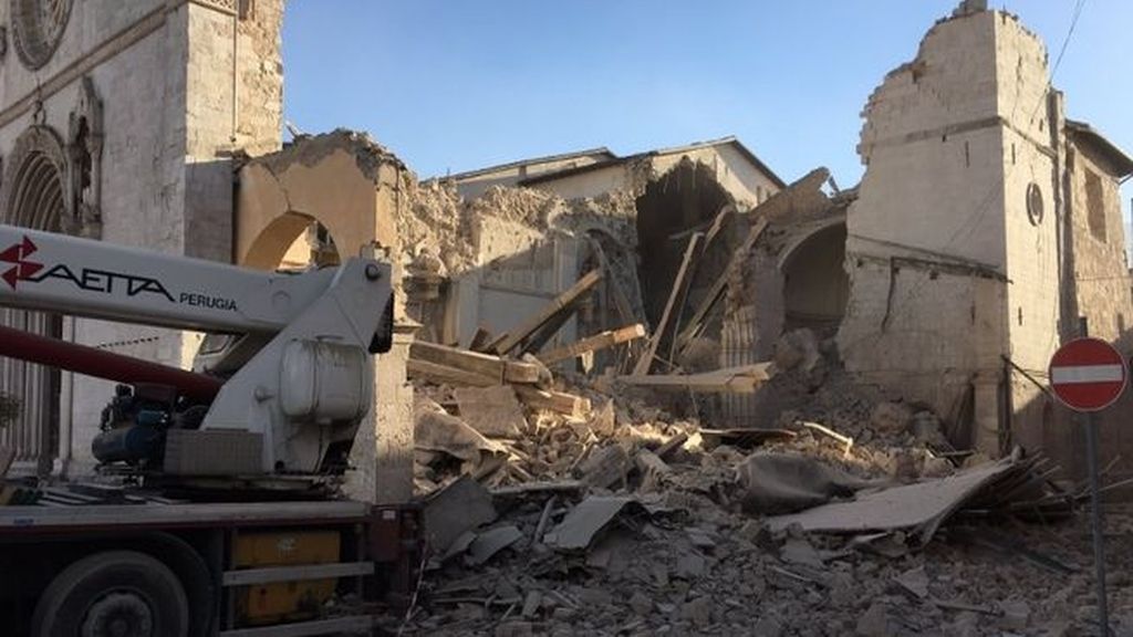 Italia sufre el terremoto más fuerte de los últimos 36 años