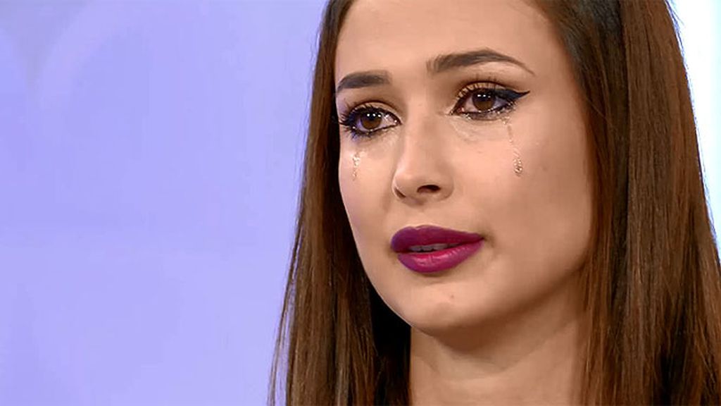 Aleksandra rompe a llorar tras ser cuestionada por besarse con todos