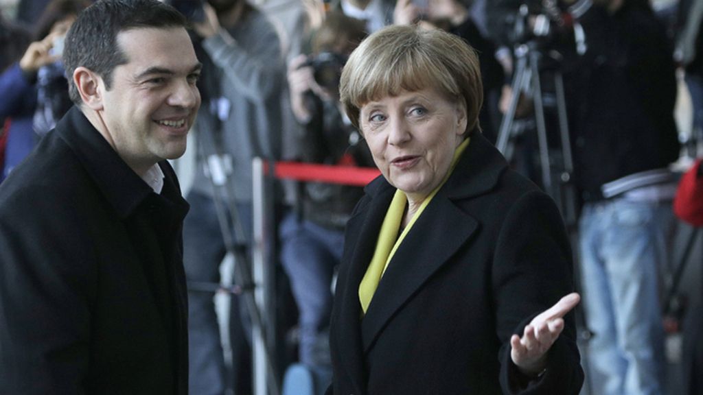 Merkel recibe a Tsipras con honores militares